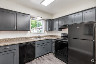 441 Manor Rd, Newport News, VA 23608