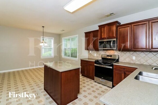 2405 Langstan Ct, Locust Grove, GA 30248 - photo 7