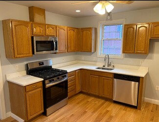 21 Symonds St Unit 21-2 Symonds St #2, Salem, Salem, MA 01970