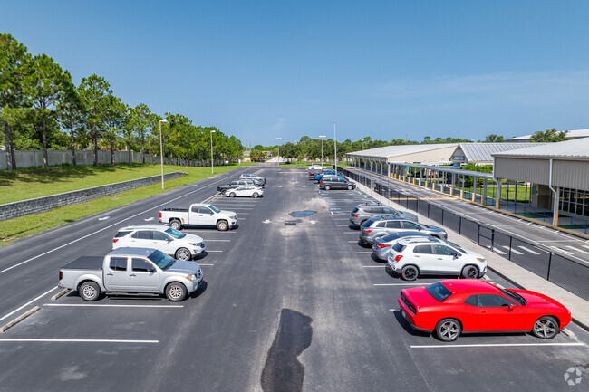Gulf Highlands Elementary School has a large size parking lot for teachers and visitors.