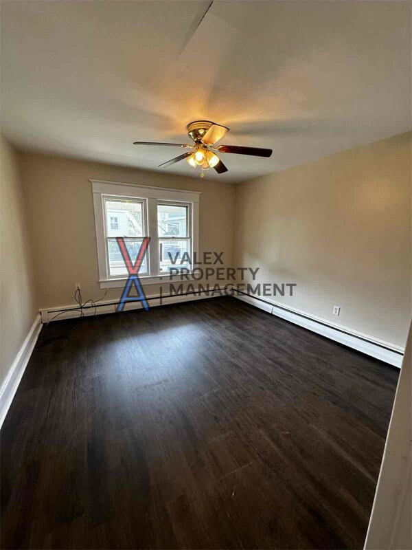 531 N Bromley Ave unit 2, Scranton, PA 18504 - photo 1