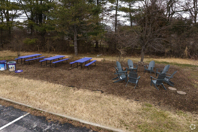 There is a nice outdoor space for a class or at break at Parkway Northeast Middle.