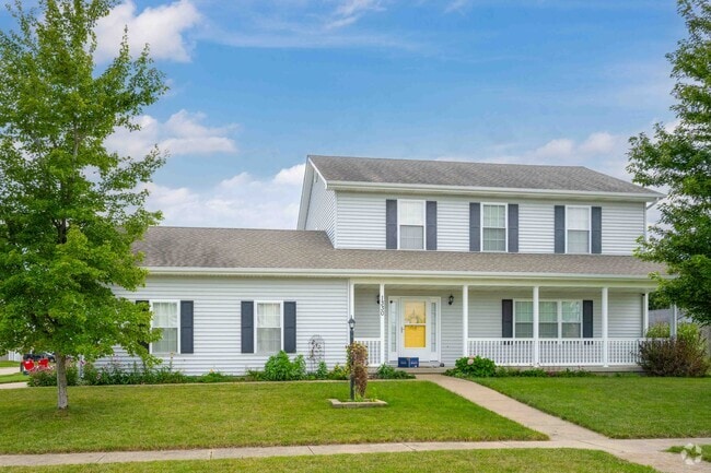 The Boulder Ridge community has homes that display charming and beautiful landscaping.