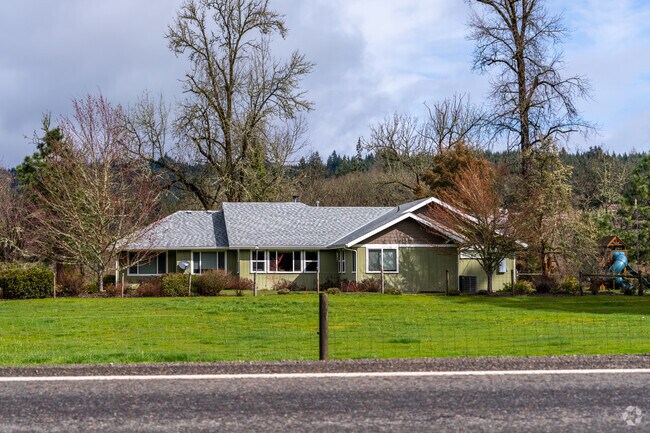 Ranch-style homes with land are found in Holley.