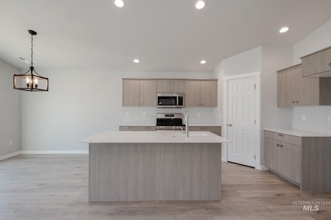 312 N Meadowsweet Ave, Kuna, ID 83634 - photo 3