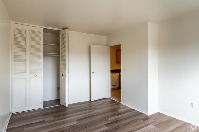 Parsippany Gardens, Parsippany, NJ 07054 - photo 7