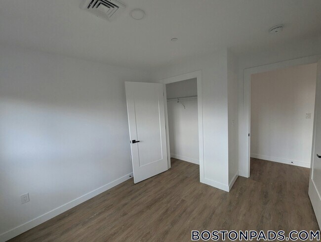 199 Gardner St unit 405, Boston, MA 02132 - photo 2