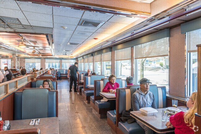 Minella's Diner is a favorite breakfast spot for St. Davids residents.