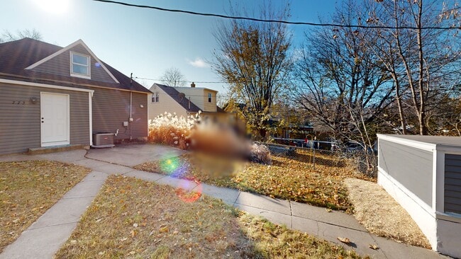 773 Hawthorne Ave E, Saint Paul, MN 55106 - photo 3