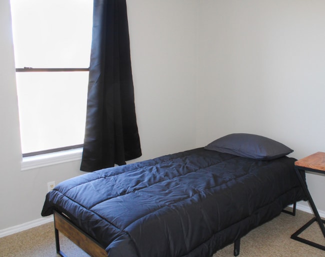 814-820 N 26th St unit 7, Harlingen, TX 78550 - photo 3