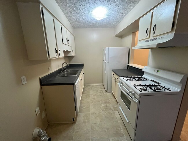 Midtown at 56th Apartments, Savannah, GA 31404 - photo 3