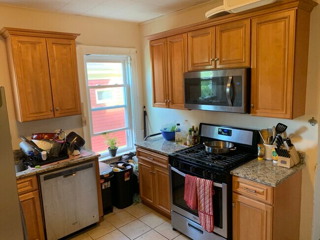 1081 Broadway unit 1, Somerville, MA 02144 - photo 2