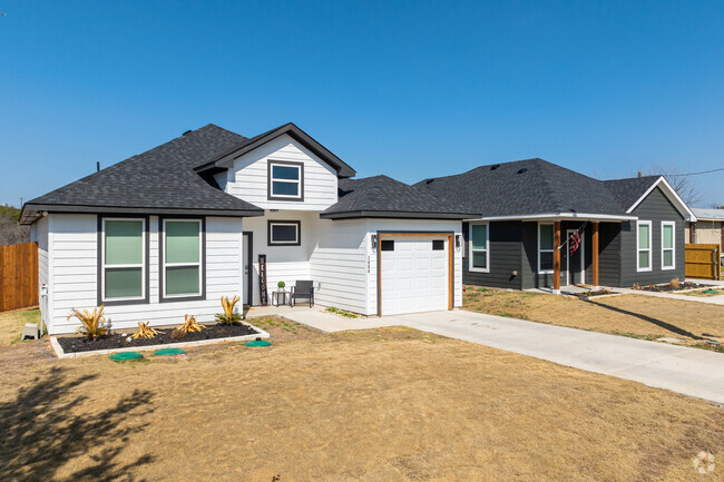 New construction homes can be found in Granbury, TX.