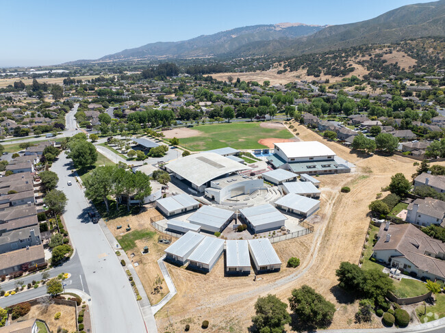 River Road's Buena Vista Middle School provides top-tier education and supportive staff.