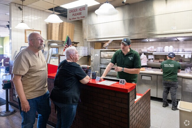 Whether you want to dine-in or get your food to go, Italian Pizzeria is one of the popular restaurant options in Willowhaven.