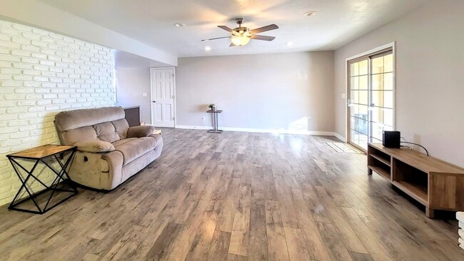 3767 Kicking Horse Dr unit Main House, Lake Havasu City, AZ 86404 - photo 7