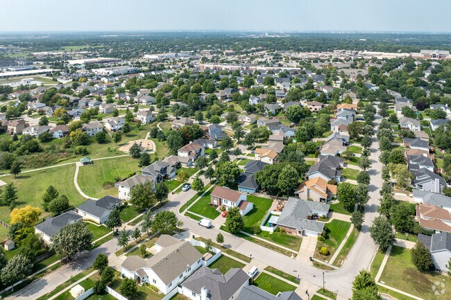 Porter Ridge is a mostly residential neighborhood that has sidewalks and easy access to parks.