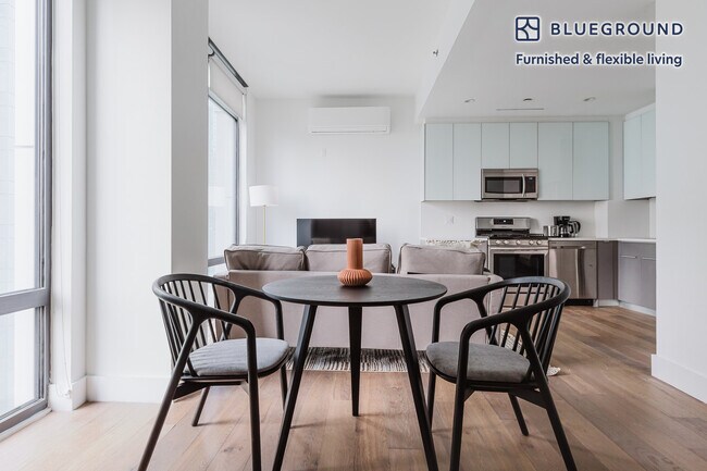 42-10 27th St unit FL18-ID1659, Long Island City, NY 11101 - photo 7