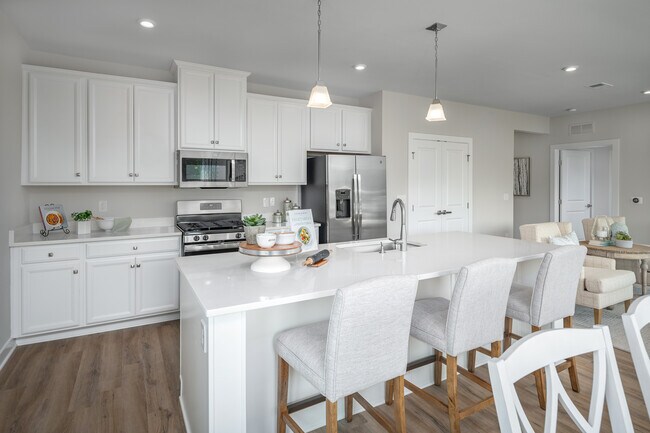 Potomac Shores - Elevator Condos unit 502, Dumfries, VA 22026 - photo 4