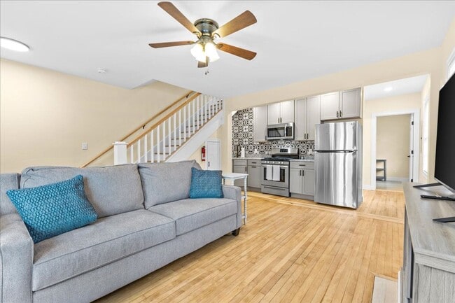 416 Pearl St unit 46 Campus Ct, Burlington, VT 05401 - photo 3