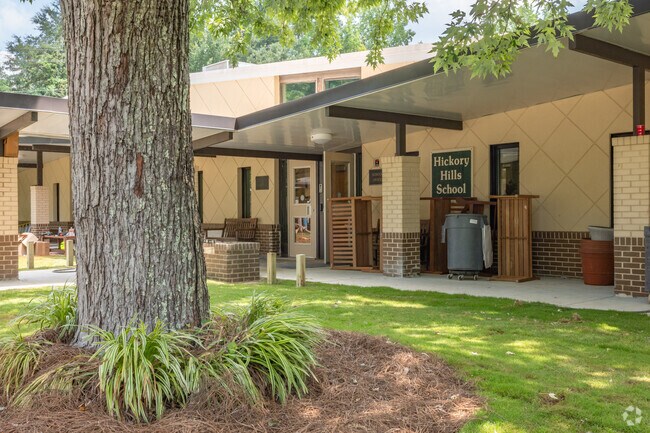 Main entrance to Hickory Hills Elementary School.