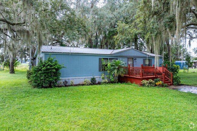 Homes in Withlacoochee Heights usually are set amongst mature, shady trees.