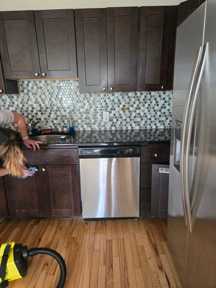 385 Palisade Ave unit 2, Yonkers, NY 10703 - photo 1