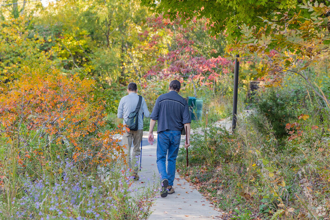 Pine Knoll Vista is close to many amenities, like hiking trails at Mt Ruffner.