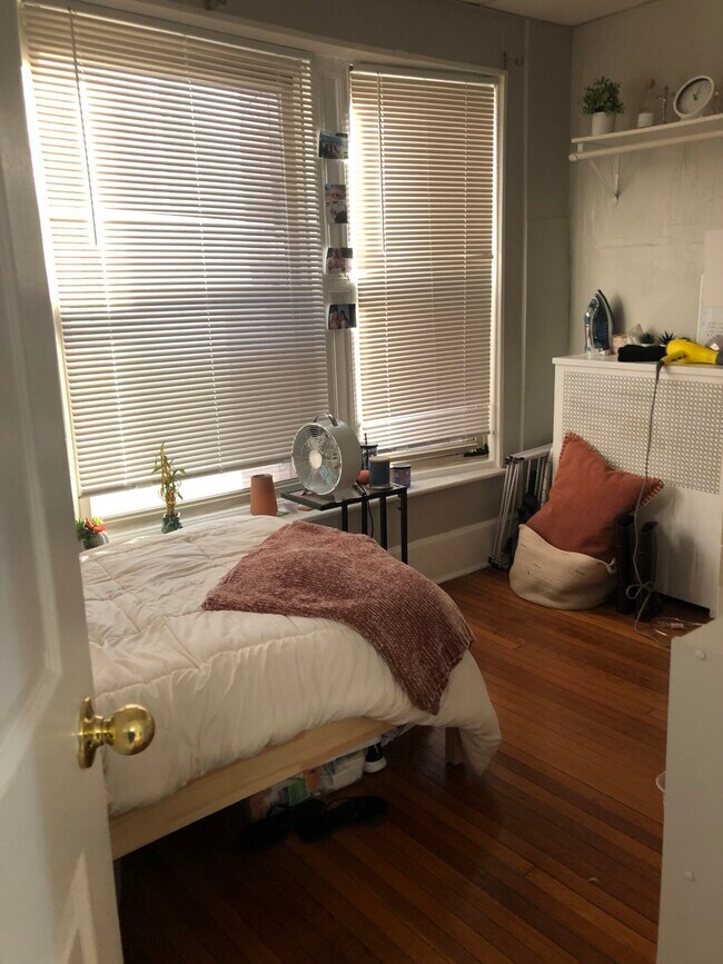 879 Beacon St unit 43, Boston, MA 02215 - photo 4