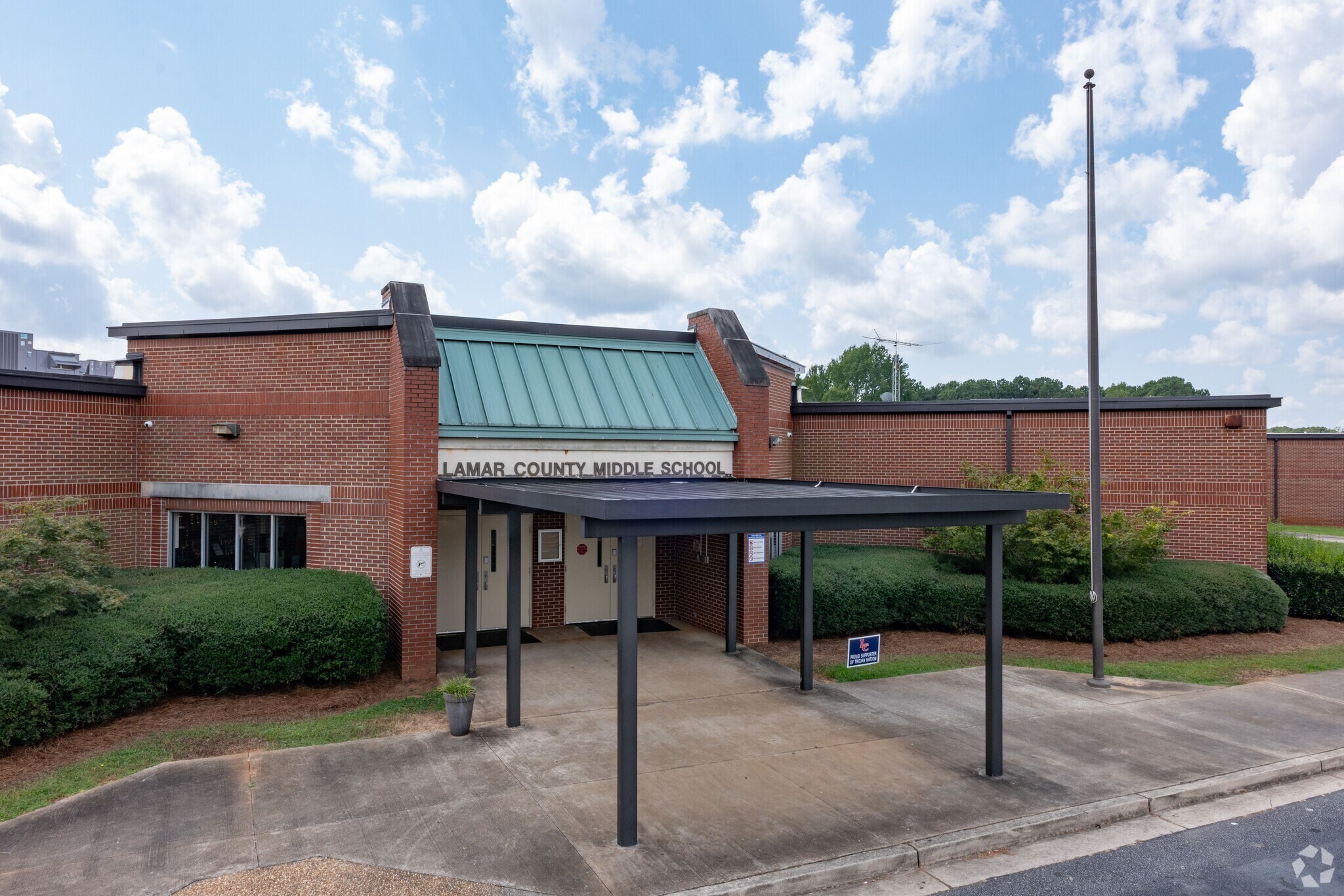 421 Atlanta St, Barnesville, GA 30204