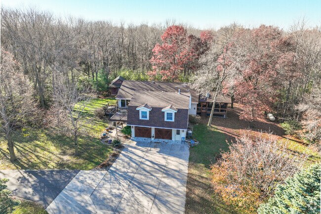 There are other homes to look out for in Stanton such as second story overhang houses.