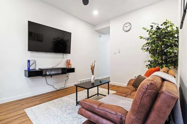 521 Alpine Ave, Pittsburgh, PA 15212 - photo 2