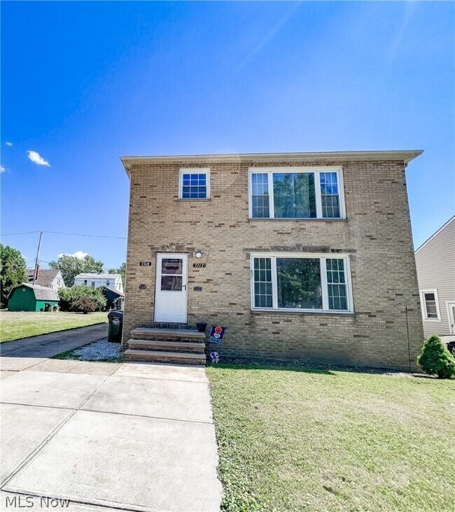7717 Kenton Ave Unit Up, Parma, OH 44129