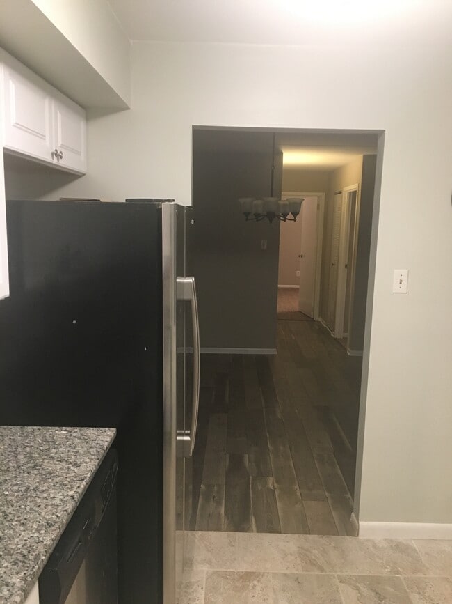 57003 Delaire Landing Rd, Philadelphia, PA 19114 - photo 5