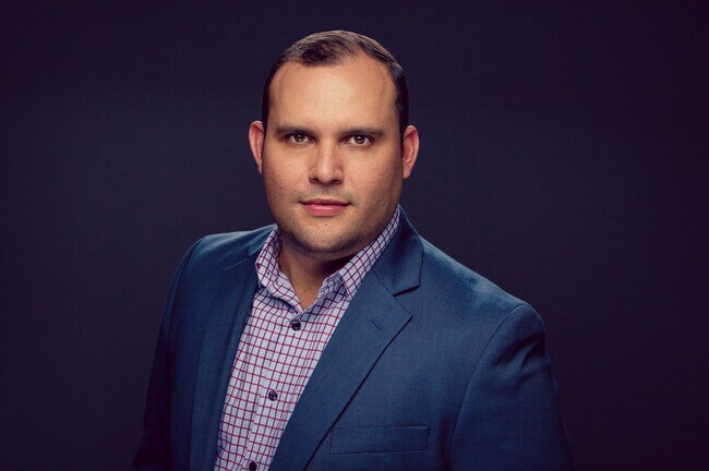 Agent Photo
