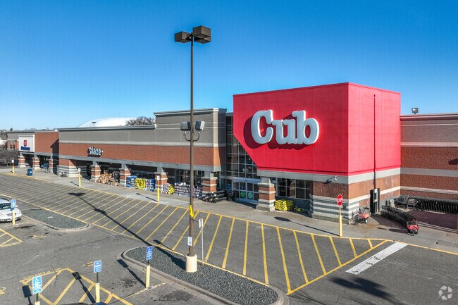 Cub Foods is a popular grocer in the Stillwater Marketplace shopping center.