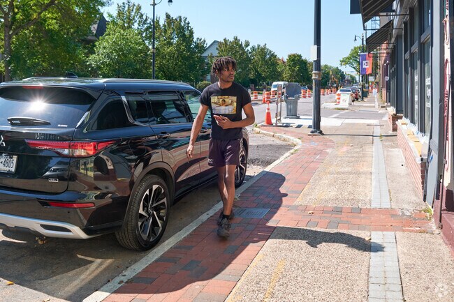 Josana is a small, walkable neighborhood.