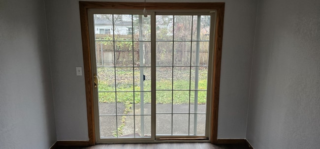 1109 State St, Grafton, OH 44044 - photo 4