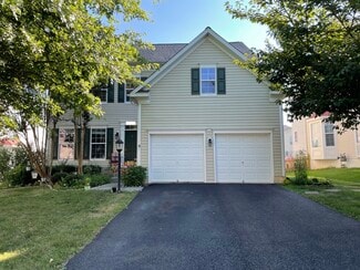 9028 Woodpecker Ct, Gainesville, VA 20155