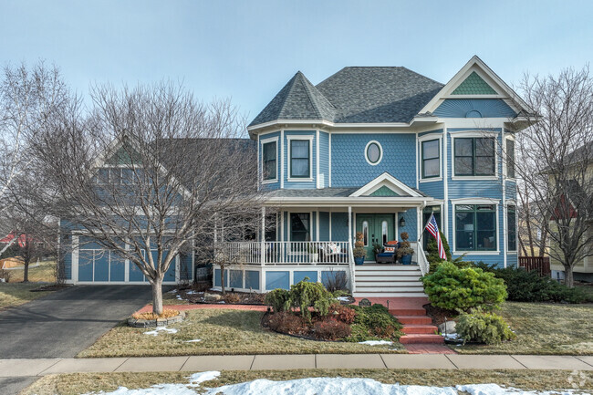 Cobblestone Lake is also home to residences inspired by Victorian-era design.