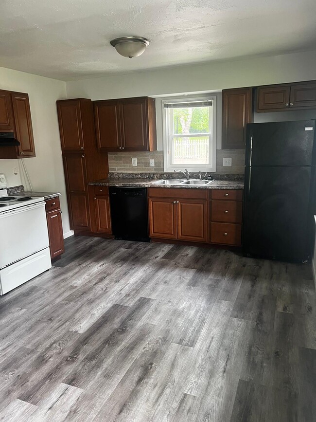 426 W Hickory St Unit A, Carbondale, IL 62901