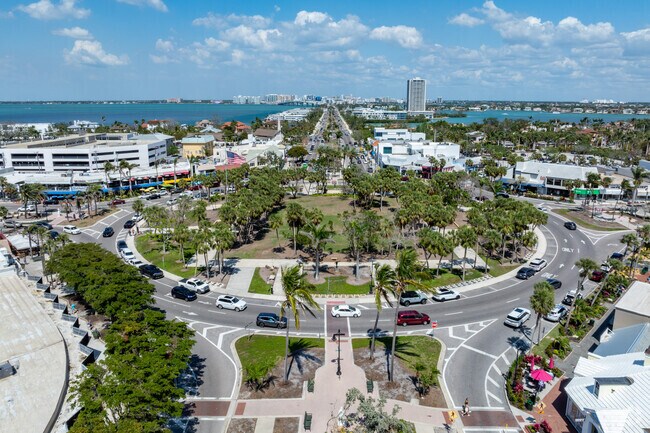 St. Armands' Circle is a popular retail and restaurant destination on Lido Key.