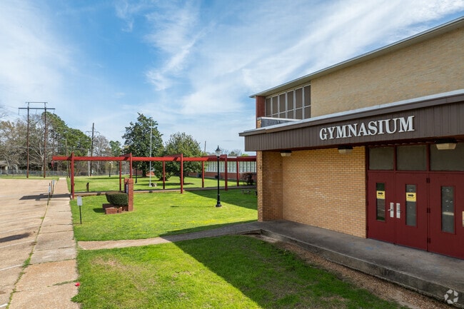 Crystal Springs Middle School serves students in grades 4th through 8th.