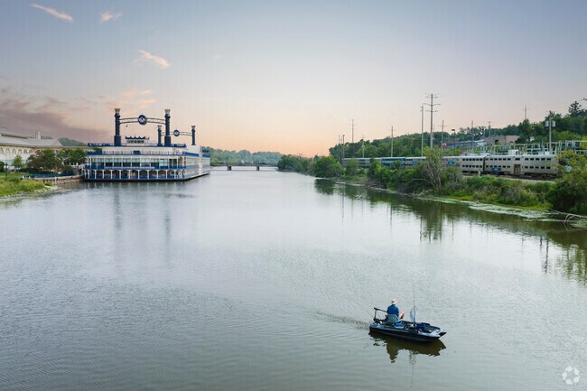 With scenic amenities such as the Fox River, Elgin is an ideal location for families to enjoy.