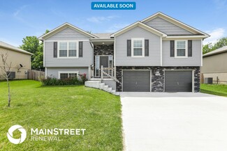 1501 N 9th St E, Louisburg, KS 66053
