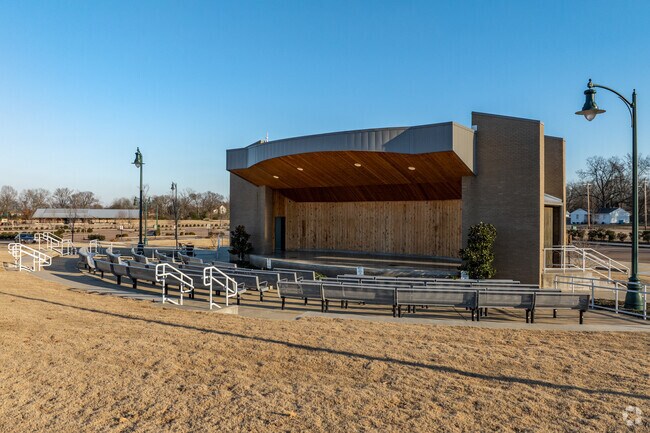 The Crossing Amitheater in Arlington hosts a free summer concert series.