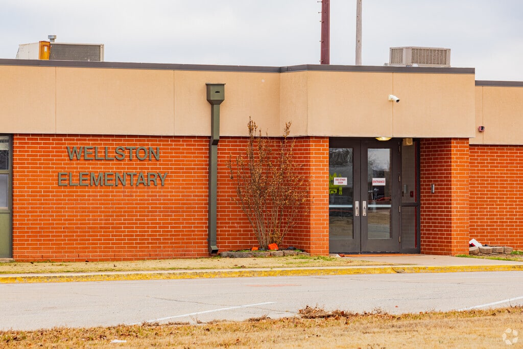 Wellston Elementary School provides education in the neighborhood of Wellston-Emsey.