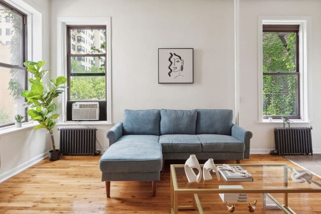 300 E 69th St unit ID1294661P, New York, NY 10065 - photo 3