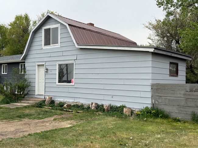 1148 Mckinley Ave, Havre, MT 59501 - photo 2