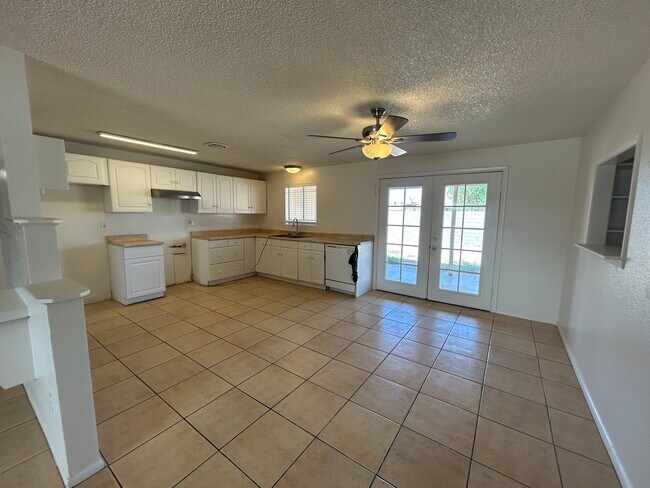 7132 W Devonshire Ave, Phoenix, AZ 85033 - photo 5